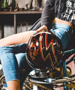 70S_HELMETS_SKULL_FLASH_FRONT_MODEL