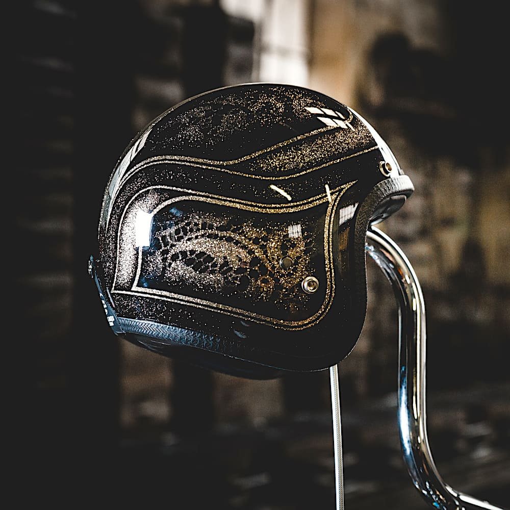 70s_helmets_back_model_black_lace_back