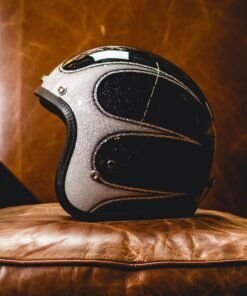 scallops_black_white_model_right