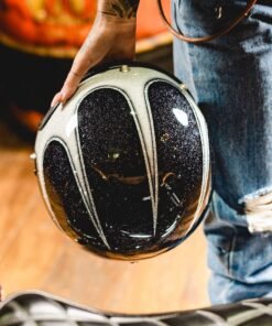 scallops_black_white_model_up