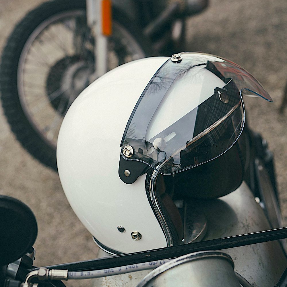 70's Helmets Flip Up Light Smoked - Image 2